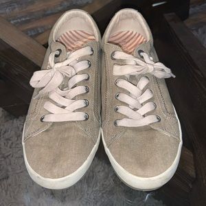 Taos women’s sneakers